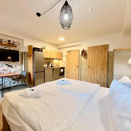 Апартаменты Homely Bielefeld- Mit Terrasse& Parkplatz, Self Check-in Билефельд