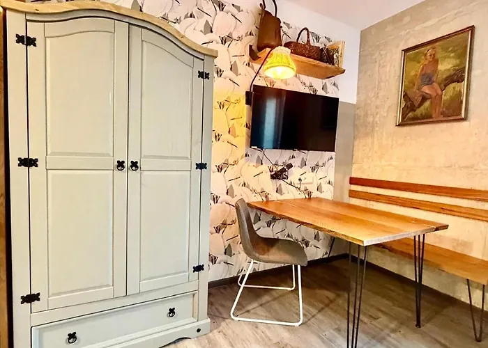 Homely Bielefeld- Mit Terrasse& Parkplatz, Self Check-in Апартаменты *
