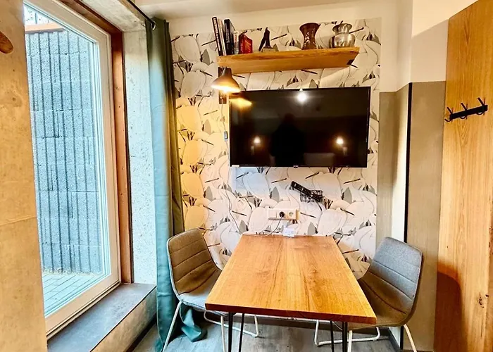 Homely Bielefeld- Mit Terrasse& Parkplatz, Self Check-in * Билефельд