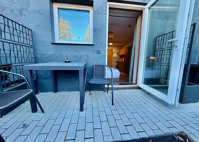 Homely Bielefeld- Mit Terrasse& Parkplatz, Self Check-in