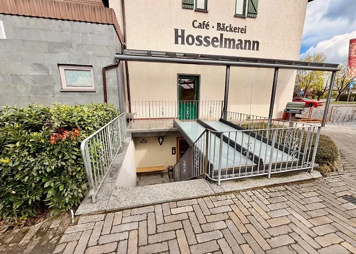 Homely Bielefeld- Mit Terrasse& Parkplatz, Self Check-in * Билефельд